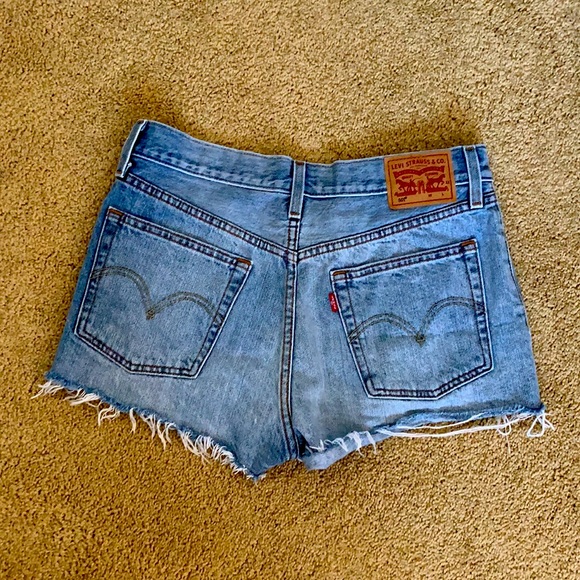 levi jean shorts - Picture 2 of 3